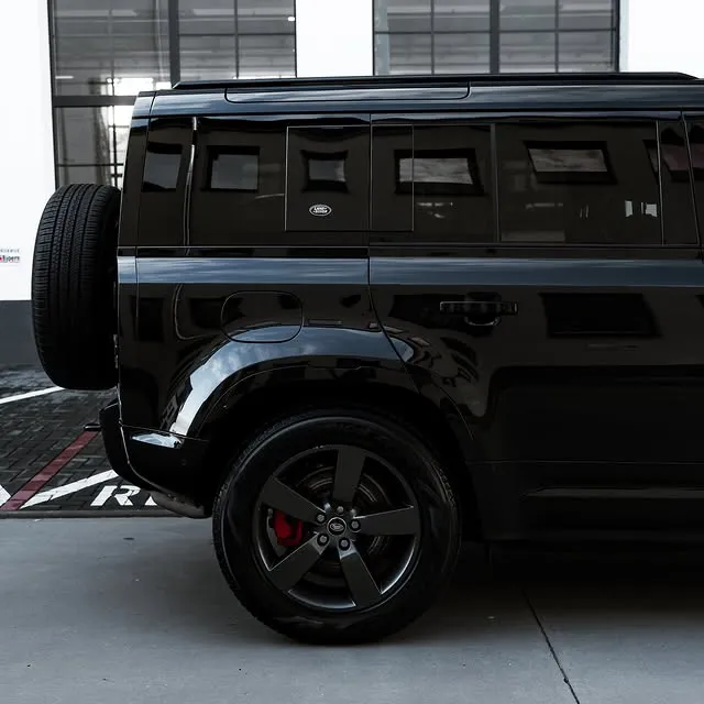 LAND ROVER DEFENDER - asset 8